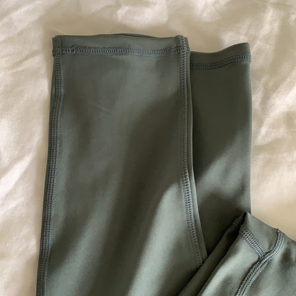 Women’s Workout Leggings - Picture 4 of 4